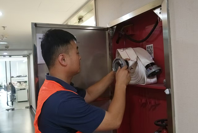 �����Ƶ�����ά���ĺ�ͬ���ǩ��?�����Ƶ�����ά����������˭?